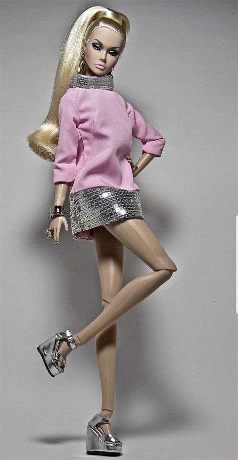 barbie pose|22 Barbie poses photoshoot ideas